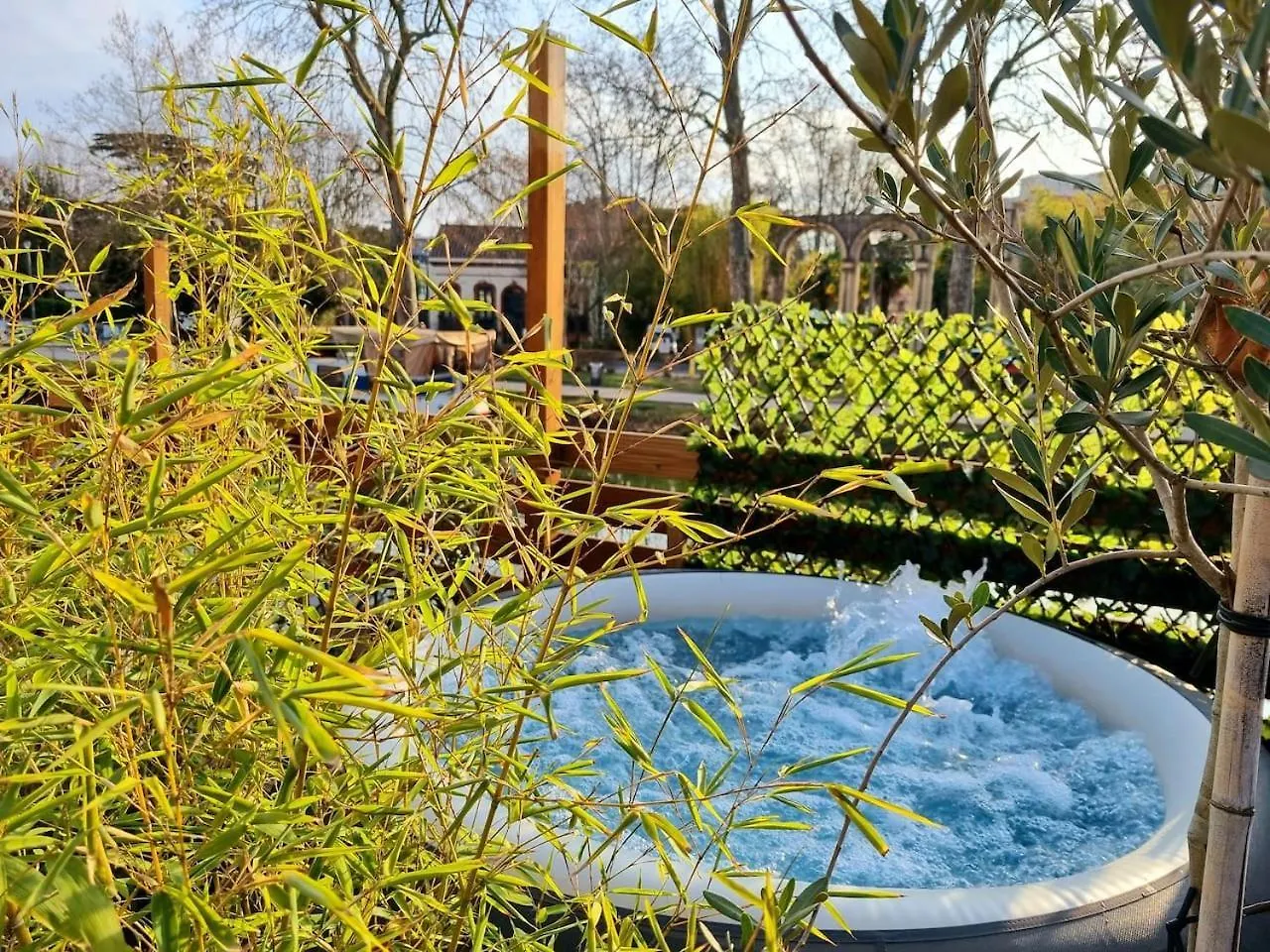 Peniche De Charme Avec Jacuzzi Sur Canal Du Midi Toulouse France