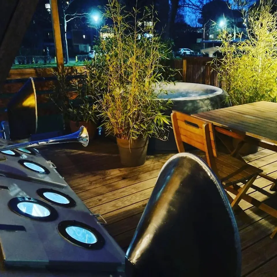 Peniche De Charme Avec Jacuzzi Sur Canal Du Midi Toulouse Botel