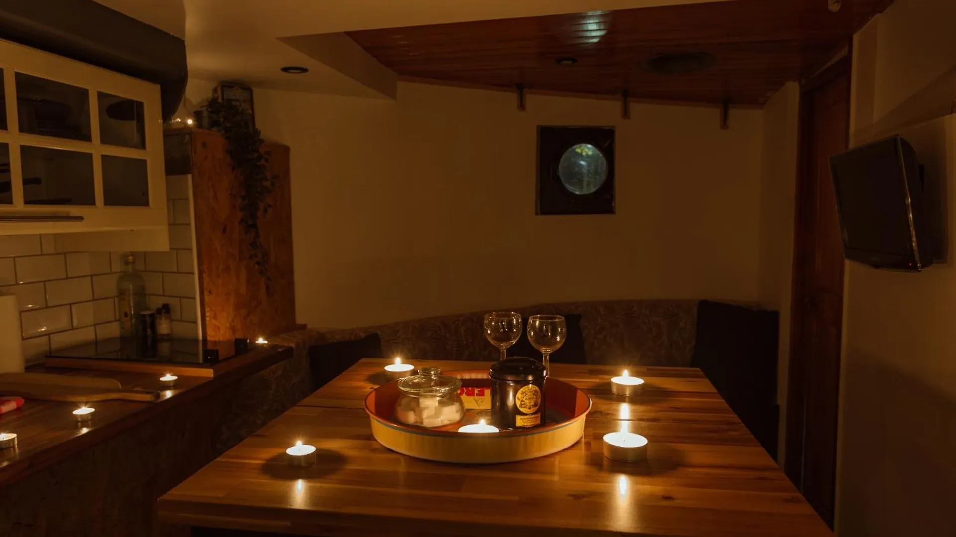 Peniche De Charme Avec Jacuzzi Sur Canal Du Midi Toulouse 0*,