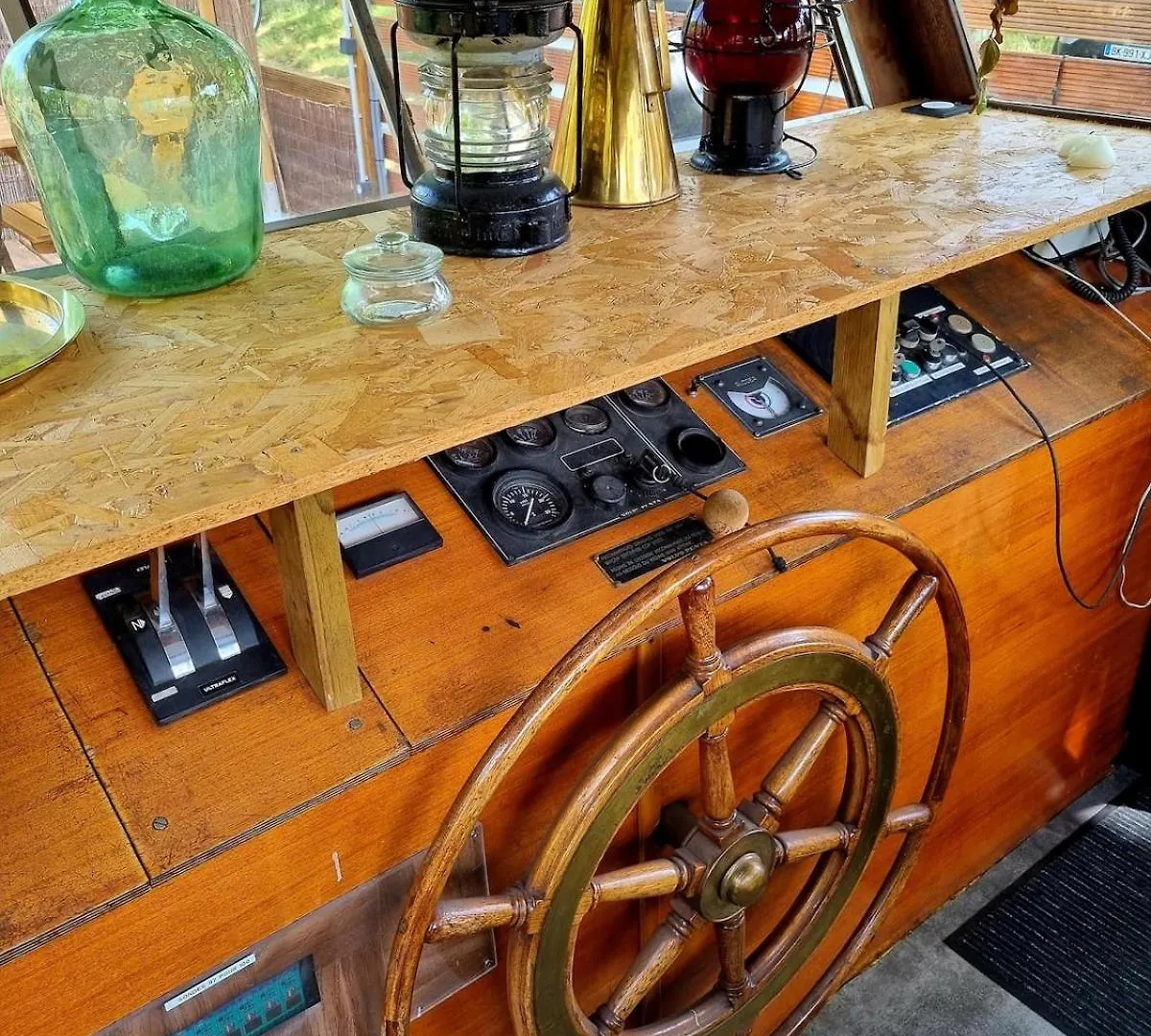 Botel Peniche De Charme Avec Jacuzzi Sur Canal Du Midi Toulouse France