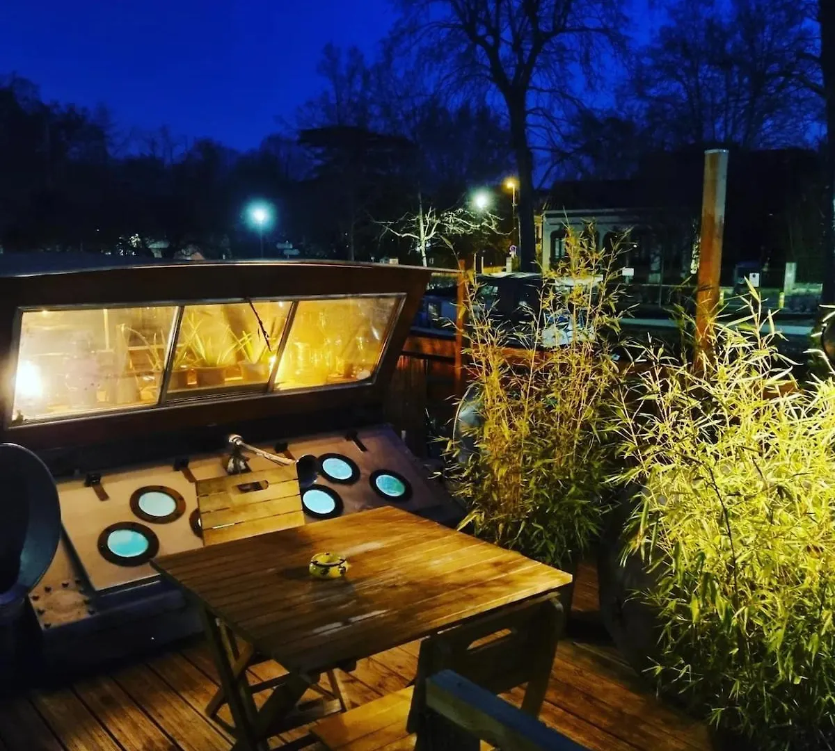 Botel Peniche De Charme Avec Jacuzzi Sur Canal Du Midi Toulouse