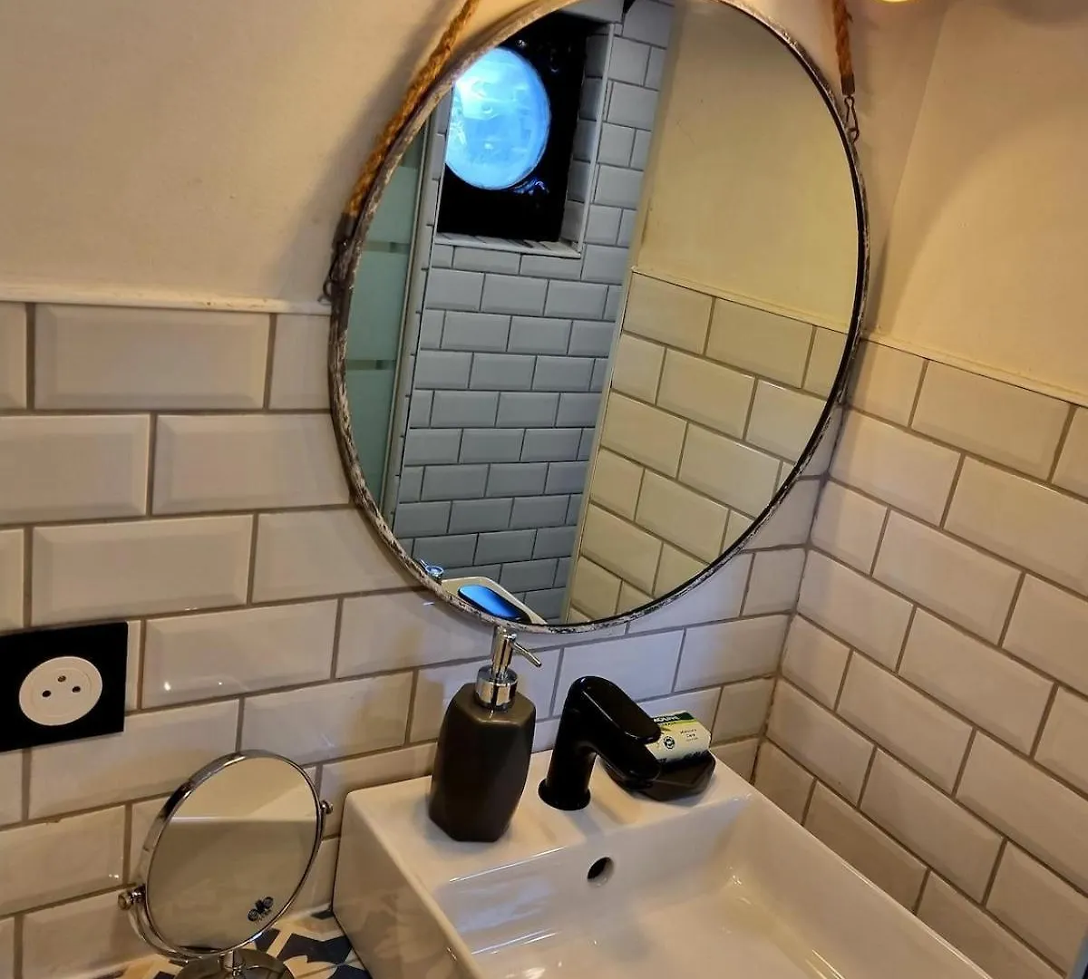 Peniche De Charme Avec Jacuzzi Sur Canal Du Midi Toulouse Botel